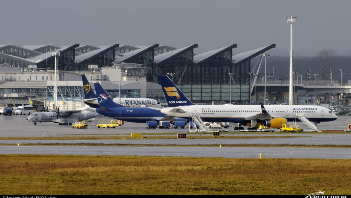 BOEINGI 757 ICELANDAIR W GDAŃSKU